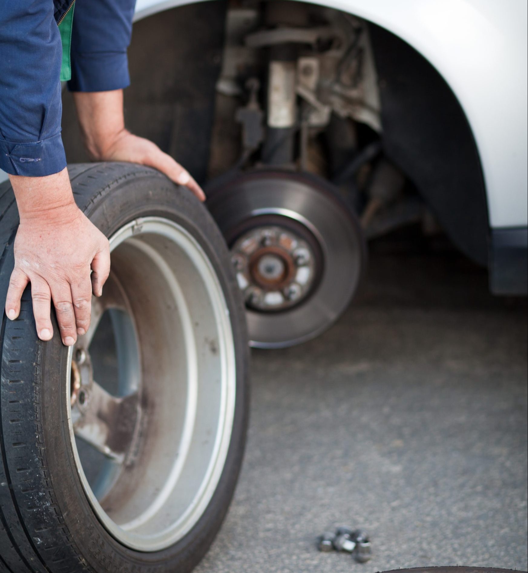 Contact Us | Diesel fuel injection in Greenwich | Tyre fitting in Greenwich